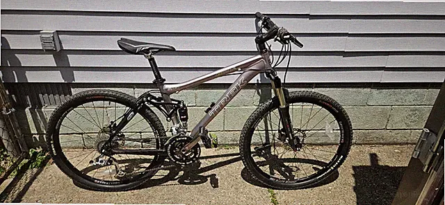 Trek Fuel EX 9 Full Suspension 27 Speed Mountain Bike Exec Condt 2006